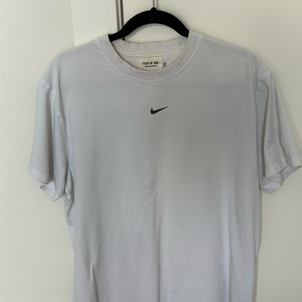 Nike White Short Sleeve Tee